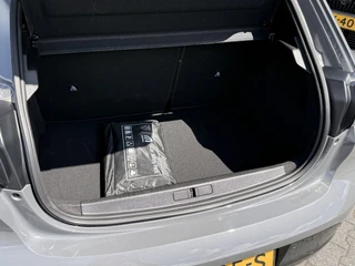 Peugeot 208 1.2 Hybrid 110 e-DCS6 Allure / 17