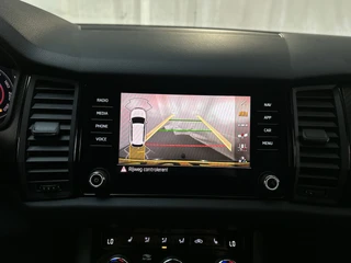 Skoda Kodiaq 1.5 TSI 150pk DSG Sportline Business Alcantara Stoelverwarming Trekhaak Camera Stoelverwarming / 9