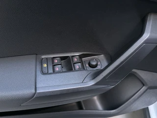 Seat Arona 1.0 TSI Style Business Intense Camera Navigatie App-Connect DAB+ / 19