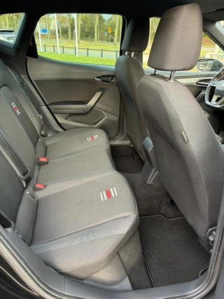 SEAT Arona 1.5 TSI EVO FR Business Intense | Climate control | Navigatie | Camera | Cruise control | Elektrisch Pakket | Parkpilot | Trekhaak | / 18