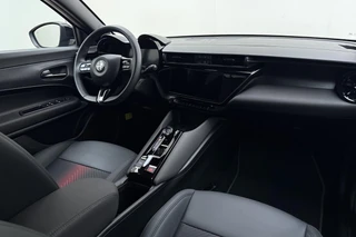 Alfa Romeo Junior 1.2 Turbo 145pk Hybrid Automaat Ibrida Speciale | Navigatie | Adapt. Cruise control | Climate control | Elektrische achterklep | Keyless | LED Matrix koplampen | 18" Lichtmetalen velgen / 15