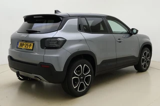 Jeep Avenger 1.2 e-Hybrid 110pk Automaat Summit | Navigatie | Trekhaak | Panoramadak | Adapt. Cruise control | JBL Audio | Elektrische achterklep | Stoelverwarming  | Climate Control / 2