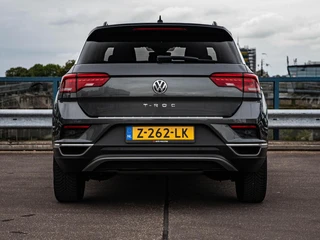 Volkswagen T-Roc 1.5 TSI 150 PK DSG Style IQ.DRIVE | Trekhaak | Virtual Cockpit | LED | ACC | Camera | Dodehoekdetectie | Stoel-/Stuurverwarming | Navigatie | Apple CarPlay/Android Auto | 18" / 6