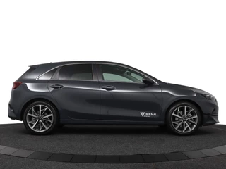 Kia Ceed 1.5 T-GDi DynamicPlusLine Automaat *DEMO* - Trekhaak - Navigatie - Stoel-/stuurverwarming - Cruise Control - Climate Control - Fabrieksgarantie tot 04-2032 / 10