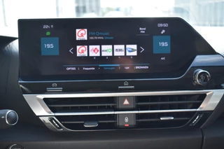Citroën C4 130 EAT8 Shine  | Automaat | Navigatie | Airconditioning ECC | Camera achter |  Parkeersensoren voor en achter | Carplay & Android Auto | Isofix | Cruise Control | Advanced Comfortstoelen | Hydraulic Cushions | Zeer Compleet!!! / 26