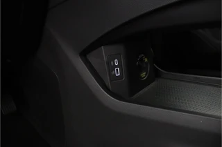Omoda 5 EV Premium 61 kWh *DEMO* - Full Options! - Stuur-/stoelverwarming - Draadloze Apple Carplay of Android Auto - Schuif-/kanteldak - 7 jaar of 150.000km Fabrieksgarantie / 54
