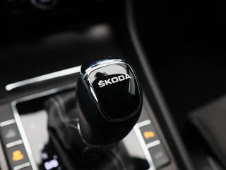 Škoda Superb Combi 1.4 TSi 218 Pk iV Sportline Business | Trekhaak | Stoelverwarming | CarPlay | Camera | Cruise Control | Navigatie | Full LED | 19 Inch | 91.754 Km !! / 34