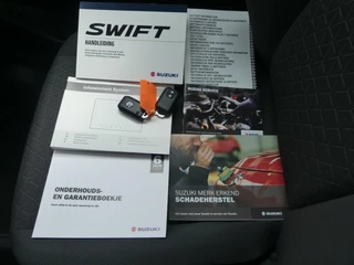 Suzuki Swift 1.2 Style Smart Hybrid BLACK RHINO, Apple Carpl/Andr Auto,Camera, Adaptive Cruise Control Climate Control, Navigatie. / 7