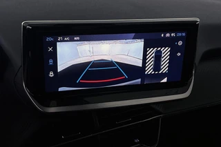 Peugeot 2008 1.2 PureTech 100 Allure Camera Apple CarPlay 17" / 16