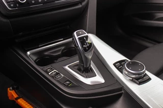 BMW 3-serie Gran Turismo 320i High Executive | Sport Line | NL auto | Keyless entry | Panoramadak | Xenon | HiFi audio | Navigatie Professional | Cruise control | M-sportstuur | PDC / 30