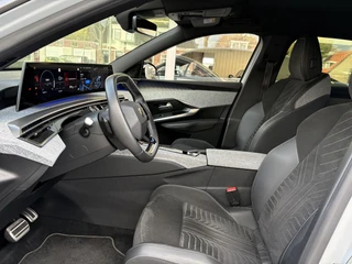 Peugeot 3008 1.2 Hybrid 136 GT | Full LED | Elektr. achterklep | Stoel- & stuurverwarming | Achteruitrijcamera | Keyless | Adaptieve Cruise / 25