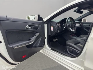 Mercedes CLA-klasse Shooting Brake 180 AMG Edition Plus / 12