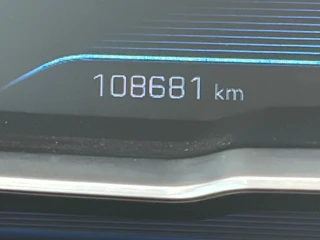 Peugeot 3008 1.2 PureTech Allure / 19