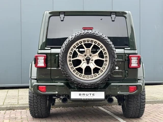 Jeep Wrangler Unlimited Brute 4xe 380 Sahara | BRUTE Active Suspension System | Individual Kleur | Apple-Android / 7