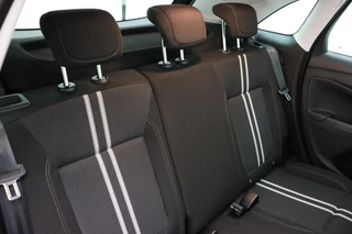 Opel Crossland 1.2 Turbo 110pk Level 4 | Panoramadak | Navigatie | Camera | Climate control | Parkeersensoren | Lichtmetalen velgen | Getint glas | DAB Radio | Cruise control | Bluetooth / 11