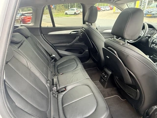 BMW X1 xDrive20i High Executive  | Afn. trekhaak | Pano | LED | Leder | Sportstoelen | Apple/Android | Stoelverwarming / 75