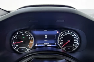 Jeep Renegade 1.3T-e Freedom Automaat | Navigatie | Trekhaak | Camera | Dakrails | Extra getint glas | Lichtmetalen velgen | Parkeerassistent / 34
