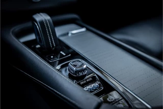 Volvo XC90 2.0 T8 AWD R-Design  Luchtvering Massage Stoelventilatie Head Up Panorama / 30