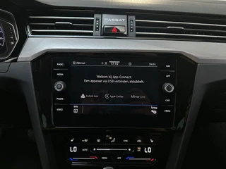 Volkswagen Passat Variant 1.5 TSI 150pk DSG Business Stoelverwarming Virtual Cockpit Navigatie DAB+ / 19