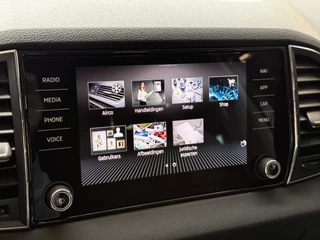 Škoda Karoq 1.5 TSI ACT Business Edition Plus Panoramadak | Camera | Adaptive cruise | Stoelverwarming | Full LED | NL auto | Dealer onderhouden / 37