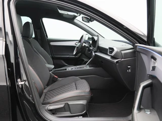 SEAT Leon Sportstourer 1.5 TSi e-Hybrid 204 Pk Automaat FR Business | Trekhaak | Carplay | Virtual Cockpit | Keyless | Adaptive Cruise | Stoel- en Stuurverwarming | 17 Inch / 43