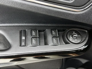 Ford B-MAX 1.0 EcoBoost Titanium Cruise Control | Stoelverwarming | Navigatie | Camera | Trekhaak | NAP / 33