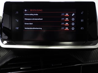 Peugeot 2008 1.2 PureTech 130PK Allure Pack NAVI/CAMERA/CLIMA/LED/17"LMV! / 14