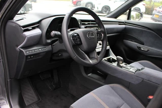 Lexus LBX 1.5 Cool 2WD / 12