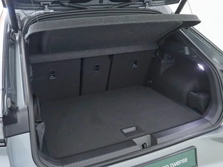 Volkswagen T-Roc 1.5 eTSI R-Line Elek. Trekhaak | Stuur-/stoelverwarming | Verlichte logo's / 17