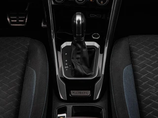 Volkswagen T-Roc 1.5 TSI 150 PK DSG Style IQ.DRIVE | Trekhaak | Virtual Cockpit | LED | ACC | Camera | Dodehoekdetectie | Stoel-/Stuurverwarming | Navigatie | Apple CarPlay/Android Auto | 18" / 33