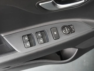 Kia Stonic 1.0 T-GDi MHEV DynamicLine  Navigatie - Achteruitrijcamera - Cruise Control - Apple & Android Carplay - Fabrieksgarantie t/m 14-04-2032 / 22