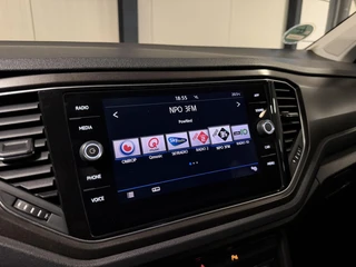Volkswagen T-Roc 1.0 TSI Style Carplay Cruise Trekhaak NAP / 35