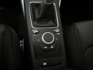 Audi Q2 30 TFSI Epic LED Navigatie Parkeersensoren Climate Control / 19