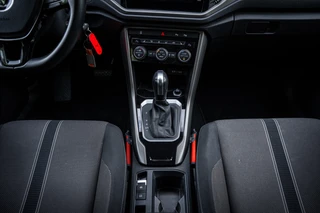 Volkswagen T-Roc 1.5 TSI Sport Autom. | Navi | PDC | Cruise controle | Trekhaak / 52