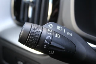 Volvo XC60 2.0 T6 PHEV AWD Plus Black Edition  | Panoramadak | Head-up | 360 Camera | H&K / 13