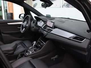 BMW 2-serie Active Tourer 220i High Executive M-sport | Uniek!! / 38