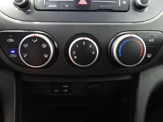 Hyundai i10 1.0i Comfort Smart Pack NAVI/AIRCO/CRUISE/PDC! / 7