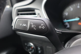Ford Focus Wagon BUSINESS APPLE/ANDROID PARK-SENSOREN WINTERPACK CLIMA LED ALL-SEASON KEYLESS / 24