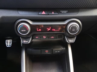 Kia Stonic 1.0 T-GDi MHEV 100pk GT-Line |Navi |Camera / 17