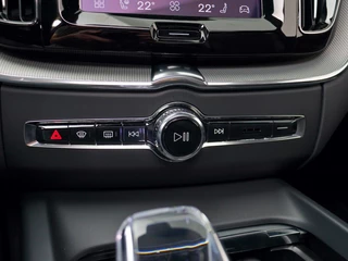 Volvo XC60 2.0 T8 AWD+ Black Edition Pano | Harman/Kardon | 360 camera / 44