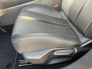 Peugeot 308 SW 1.2 Turbo 130 PK Allure | Automaat | Trekhaak 1400 KG | Navigatie | 360 Graden HD Camera | Full LED Verlichting | Cruise Control | Keyless Entry | Dode Hoek Detectie | Adaptieve Cruise Control | Digitaal Dashbord | 17" Lichtmetalen Velgen | / 15