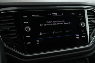 Volkswagen T-Roc 1.5 TSI 150pk R-Line Sport Camera Navigatie / 23