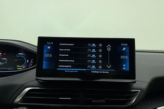 Peugeot 3008 1.2 Hybrid 136 Allure | DEMO | Elektr. achterklep | Navigatie | Achteruitrijcamera | Climate Control | Half lederen bekleding | Keyless Entry / 22