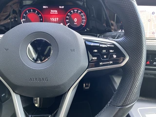 Volkswagen Golf 1.5 eTSI R-Line AUT  | dealer onderh. | panoramadak | stoel-/stuurverw. | keyless | trekhaak | carplay / 32