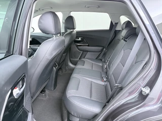 Kia Niro 1.6 GDi Hybrid DynamicPlusLine  - Stoel / Stuurwielverwarming - Climate Control - ACC - Trekhaak - Achteruitrijcamera - Fabrieksgarantie tot 02-2028 / 34
