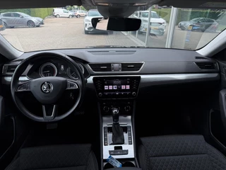 Škoda Superb COMBI 1.5 TSI ACT Business Edition - Automaat Stoelverw. Navi Camera 17inch LMV / 2