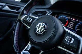 Volkswagen T-Roc 1.5 TSI Sport | Climate | Navi | Cruise | Camera | PDC / 63