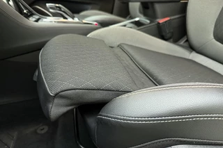 Opel Grandland X 1.6 Turbo 300pk Hybrid4 Elegance | Navigatie | Keyless | Camera | Parelmoer kleur | Electrische achterklep | Lichtmetalen velgen | AGR Comfortstoelen | Voorruitverwarming | Zwart dak / 20
