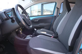 Toyota Aygo FIRST 5-DEURS LMV APPLE/ANDROID PRIVACY-GLASS LED AIRCO CAMERA BLUETOOTH DEALER-ONDERHOUDEN NL-AUTO / 14