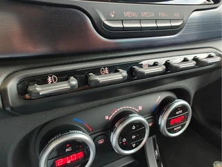 Alfa Romeo Giulietta 1.4 T SPORTIVA AUTOMAAT  Cruise Control | Clima | Parkeersensoren / 17